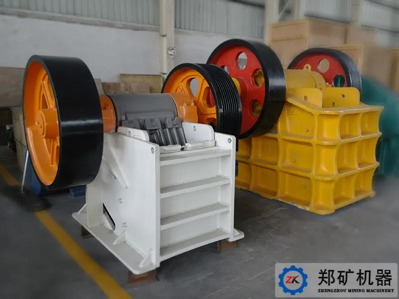 顎式破碎機(jī)1.jpg 顎式破碎機(jī)1.jpg